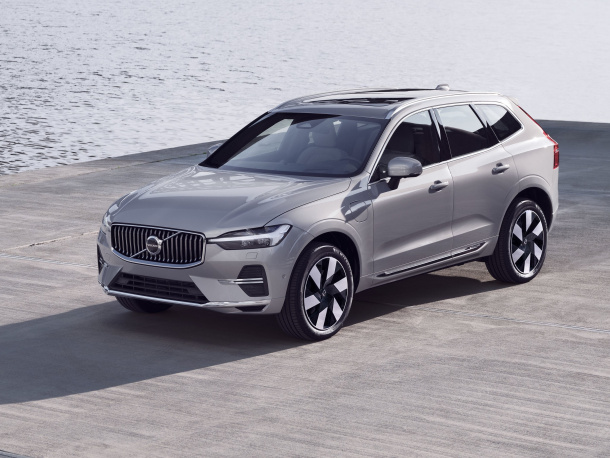 294987_XC60_Recharge_T8_Silver_Dawn_2